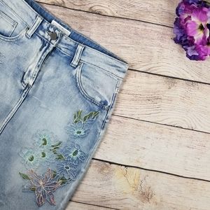 ❁Cute Embroidered slit A-line Skirt❁